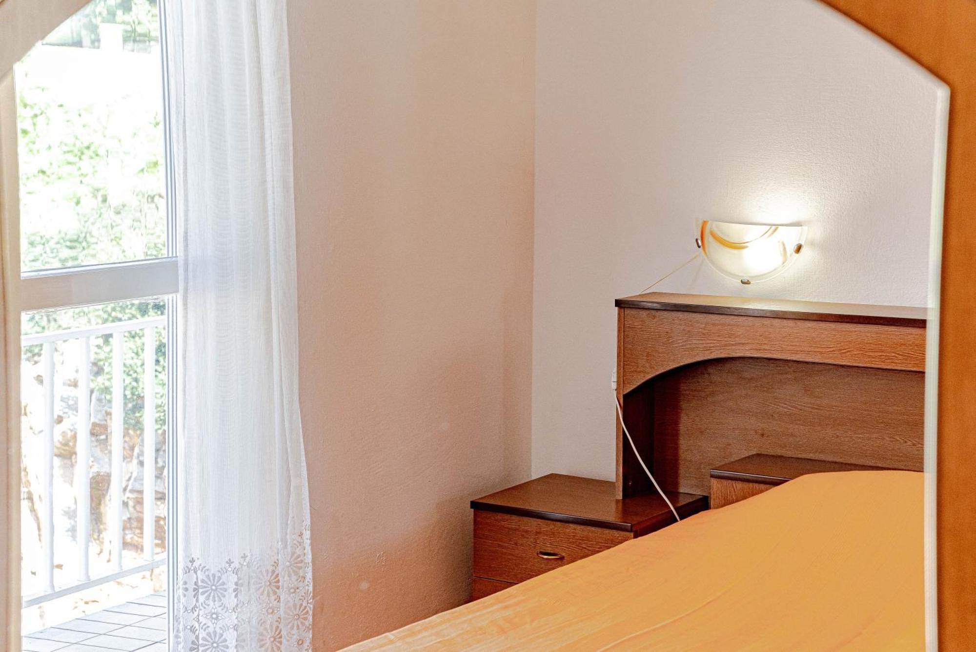 Apartments Kuzma Смоквица Экстерьер фото