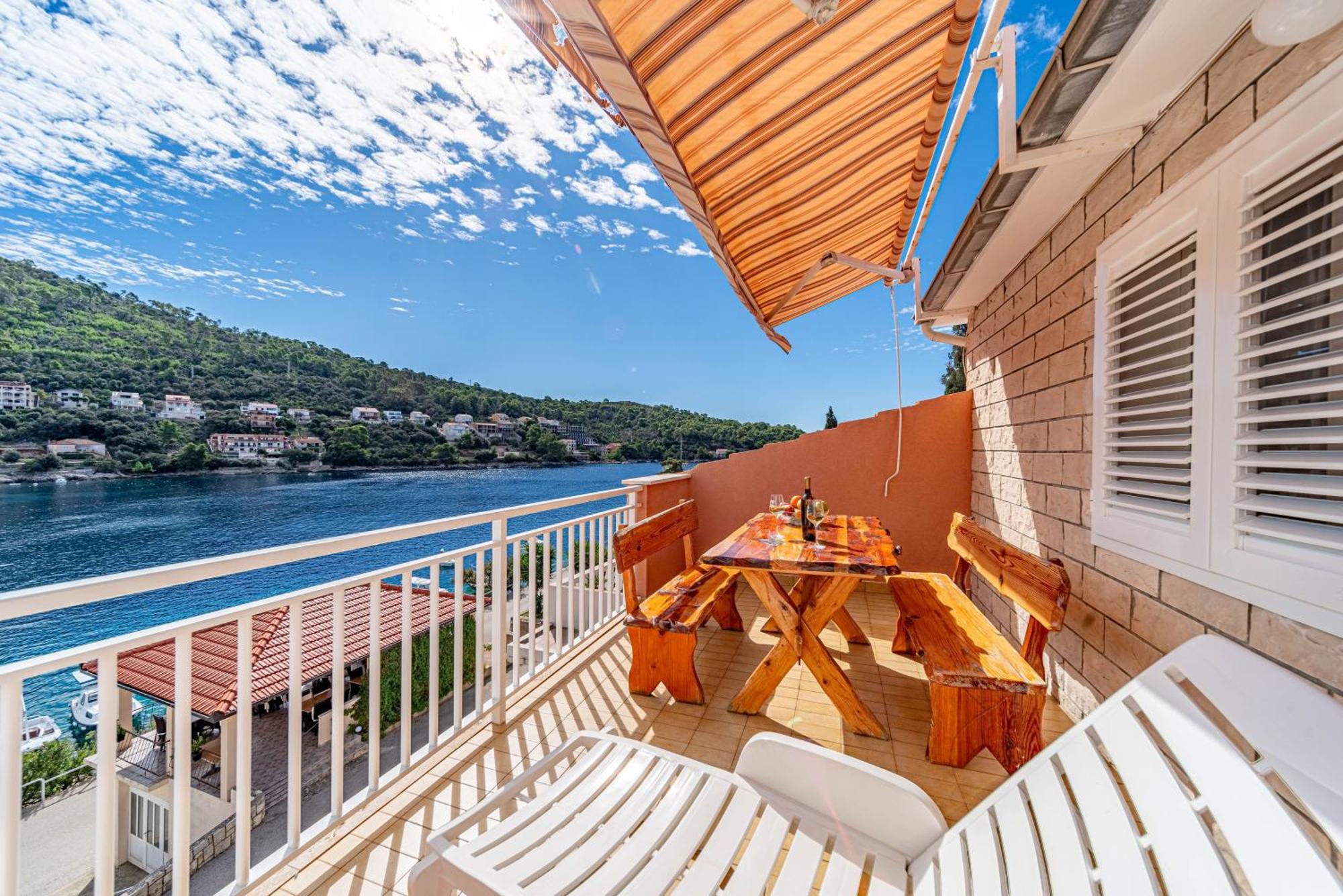 Apartments Kuzma Смоквица Экстерьер фото