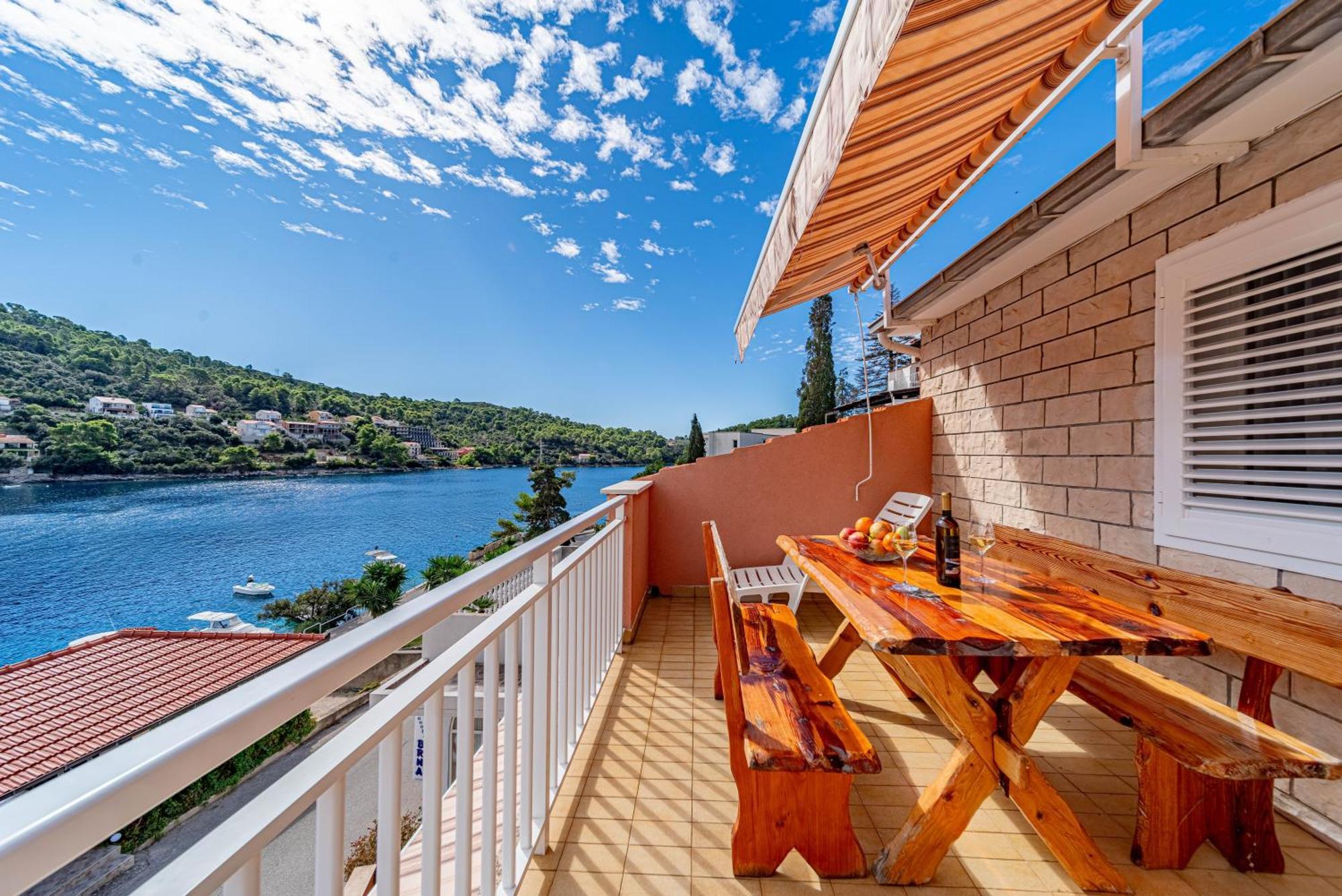 Apartments Kuzma Смоквица Экстерьер фото