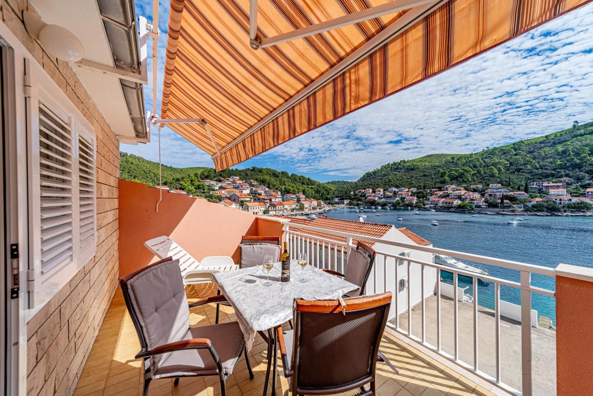 Apartments Kuzma Смоквица Экстерьер фото