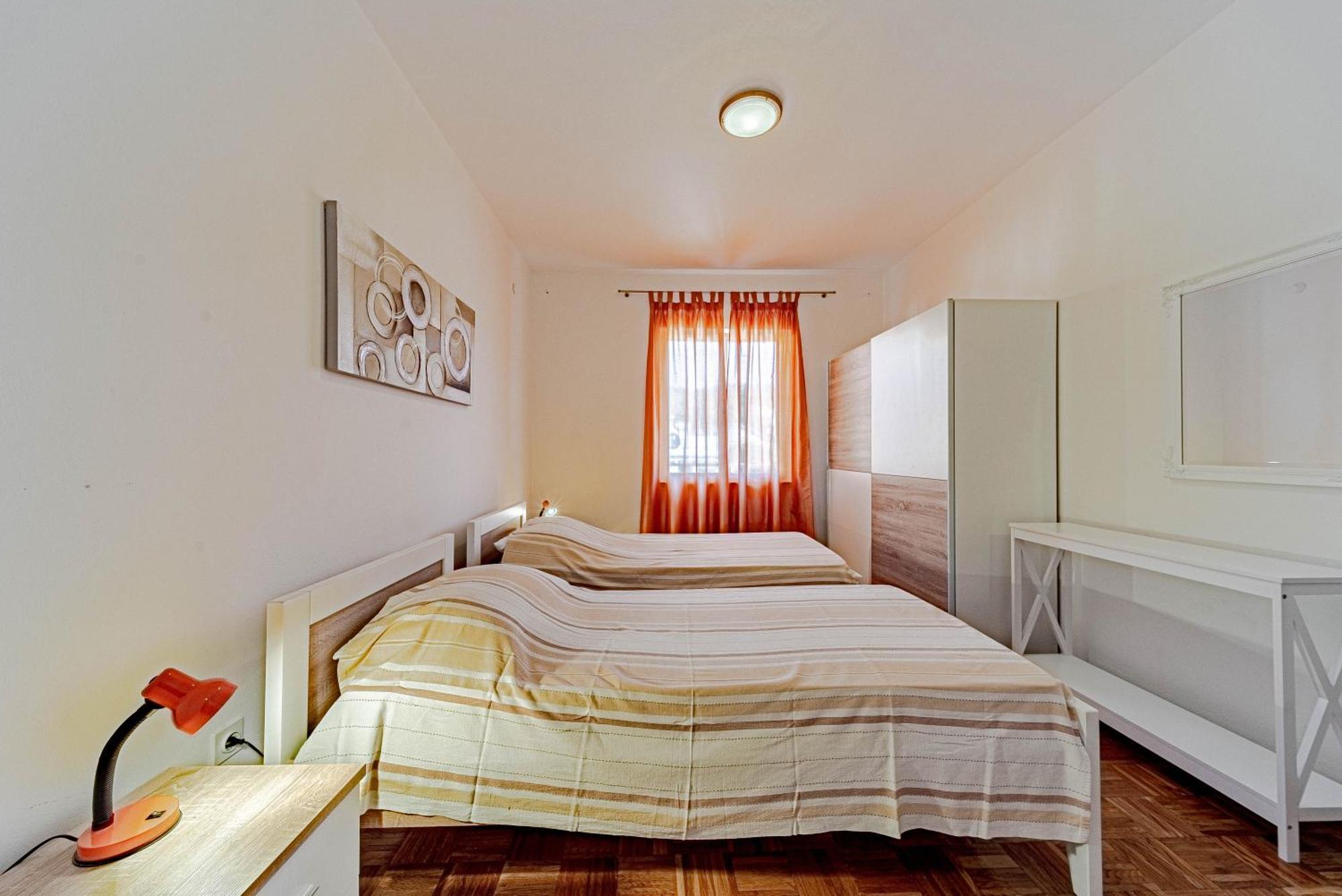 Apartments Kuzma Смоквица Экстерьер фото