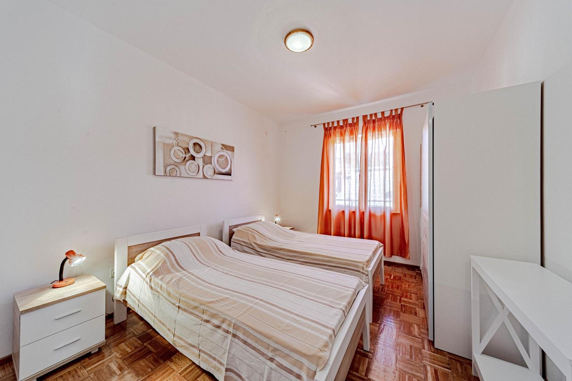 Apartments Kuzma Смоквица Экстерьер фото
