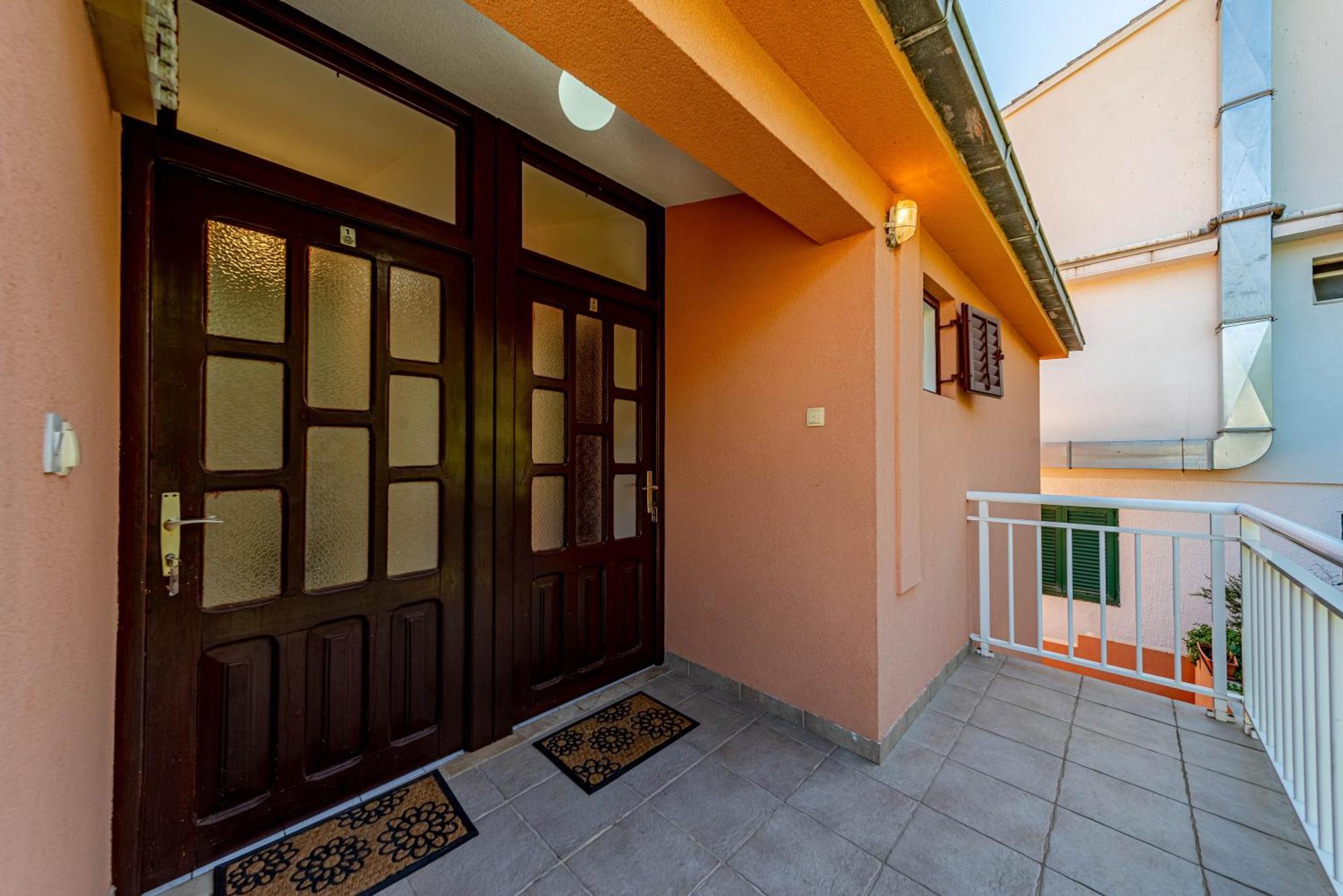 Apartments Kuzma Смоквица Экстерьер фото