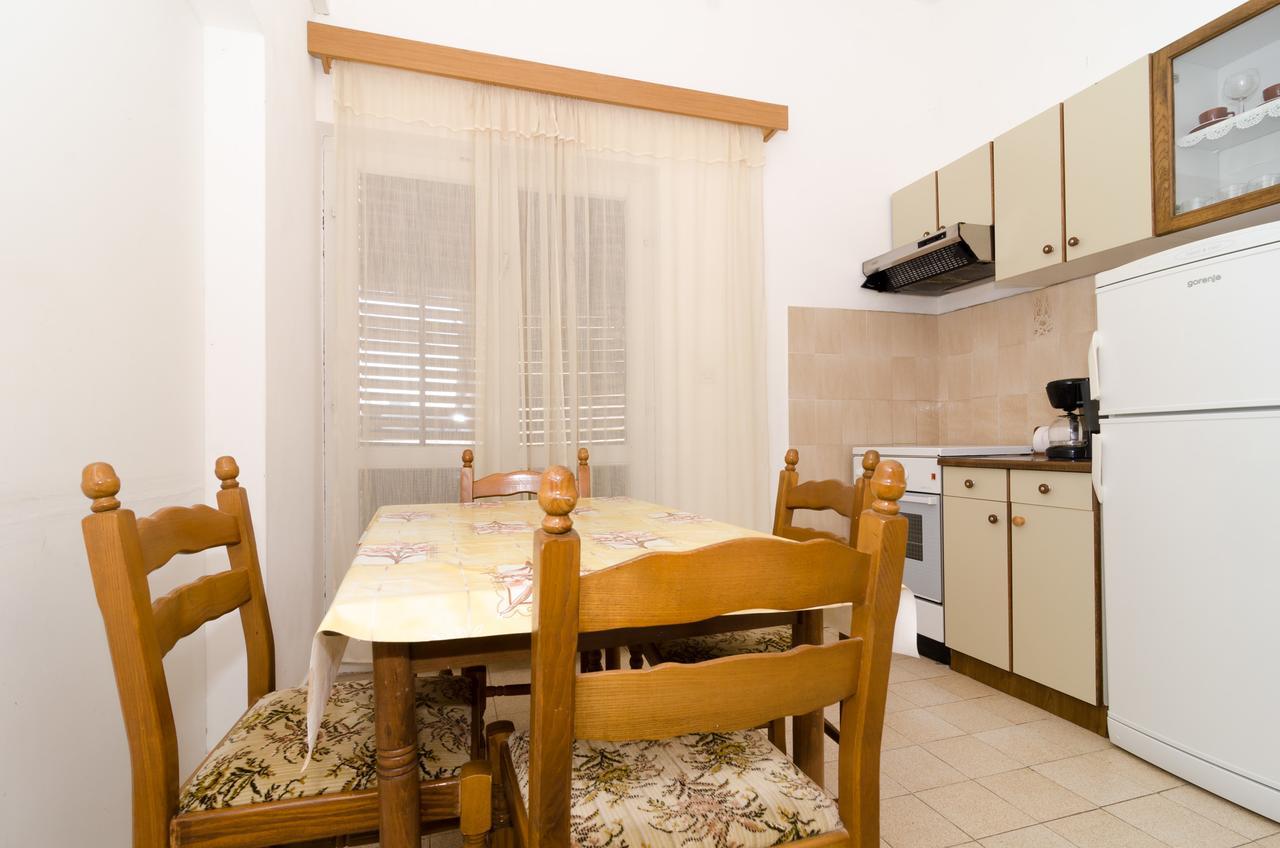 Apartments Kuzma Смоквица Экстерьер фото
